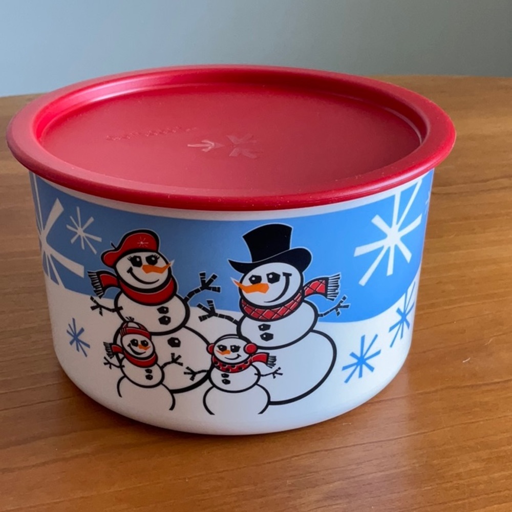 Tupperware Snowman Jr. Snack Canister